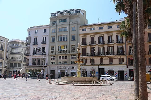 Perspectiva de la Plaza de la Constitucion de Malaga y la Fuente de las Tres Gitanas