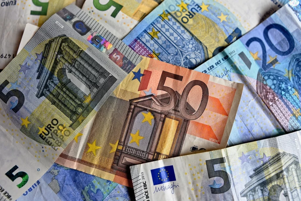 billetes de euro plan your trip